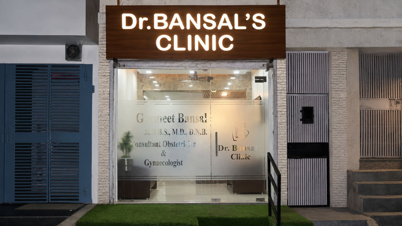 Street entrance of Dr Bansal's Clinic